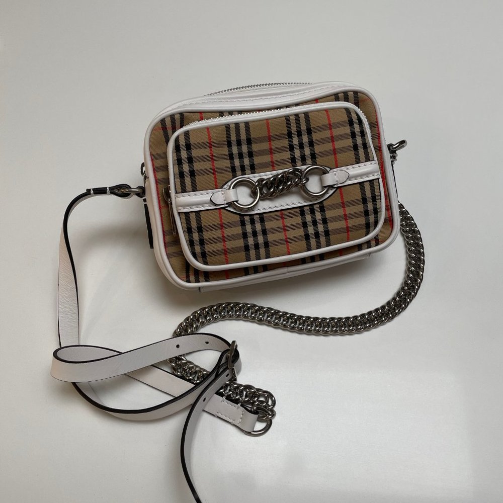 Burberry Cross Body With Chain Strap Gem